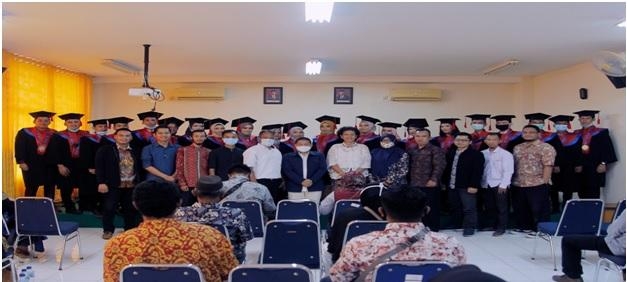 PELEPASAN WISUDAWAN FAKULTAS HUKUM UBB 