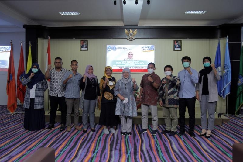 Praktisi Mengajar, Advokat Senior Elza Syarief Beri Kuliah di FH UBB