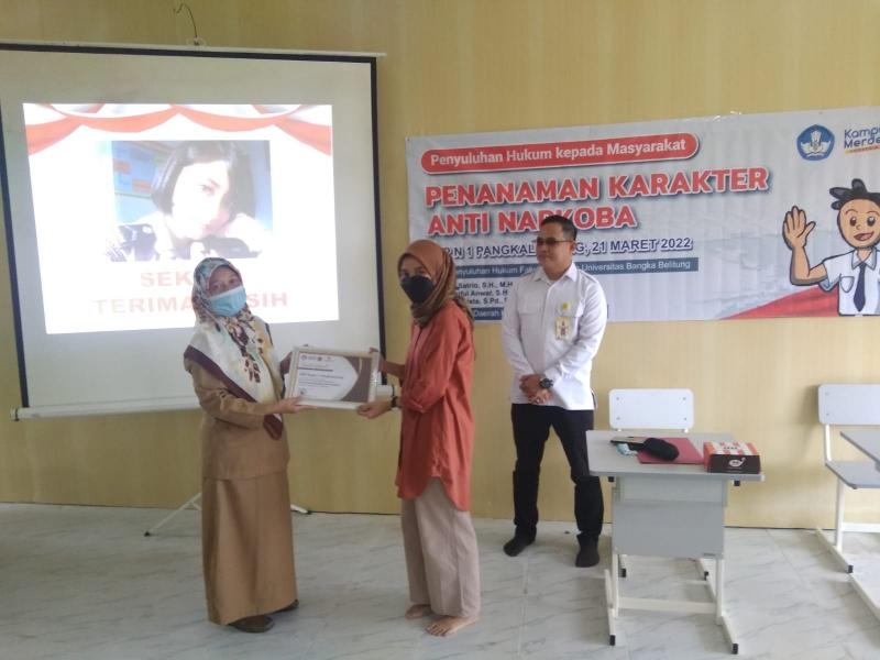 PENYULUHAN HUKUM  “PENANAMAN KARAKTER ANTI KORUPSI  SISWA SMPN 1 PANGKALPINANG”