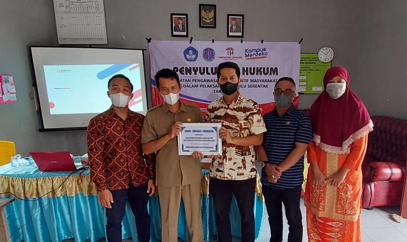 Dosen FH UBB Menyelenggarakan Penyuluhan Hukum Peningkatan Pengawasan Partisipatif Masyarakat Desa Dalam Pelaksanaan Pemilu Serentak Tahun 2024 
